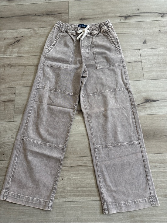 GAP Pants - GAP womans Cargo Pants in Washed Taupe